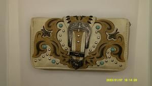 Western Texas Longhorn Buckle Women Crossbody Wrist Trifold Wallet